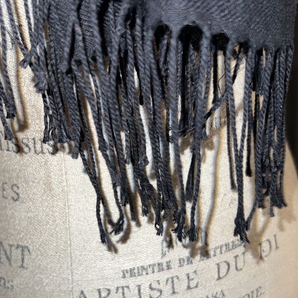 Black fringe bottom neck scarf womens shawl ladies outerwear wrap accessory​​ - Picture 4 of 6